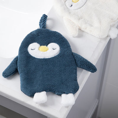 Toalla de mano preciosa colgante espesada de la felpa del hogar de los niños del pingüino