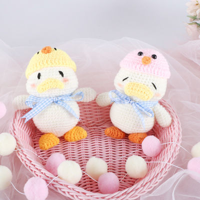 Muñeca hecha a mano rellena poliéster realista del ganchillo