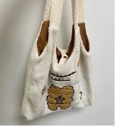 Un bolso de encargo relleno Harajuku japonés de la felpa de la mochila del oso del hombro que hace compras